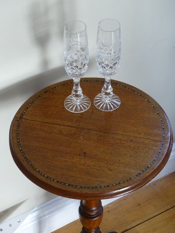 Georgian Mahogany Feather Banded Inlayed Tripod Table