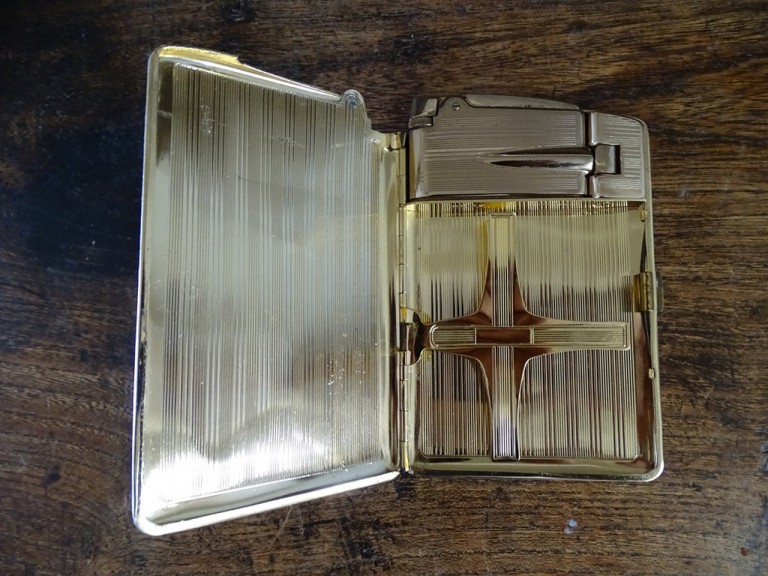 Vintage Lighter In Brown Crocodile Covered Cigarette Case 1970s G/p