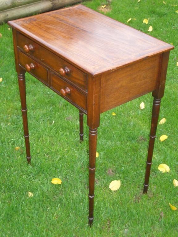 Regency Mahogany Side Table Cabinet With Three Drawers