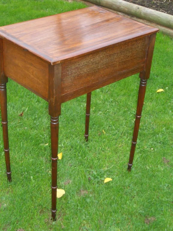Regency Mahogany Side Table Cabinet With Three Drawers