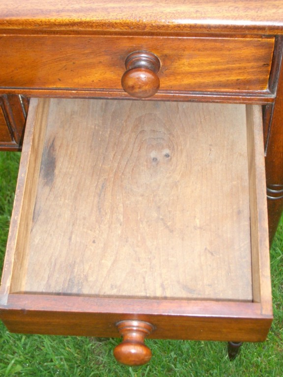 Regency Mahogany Side Table Cabinet With Three Drawers